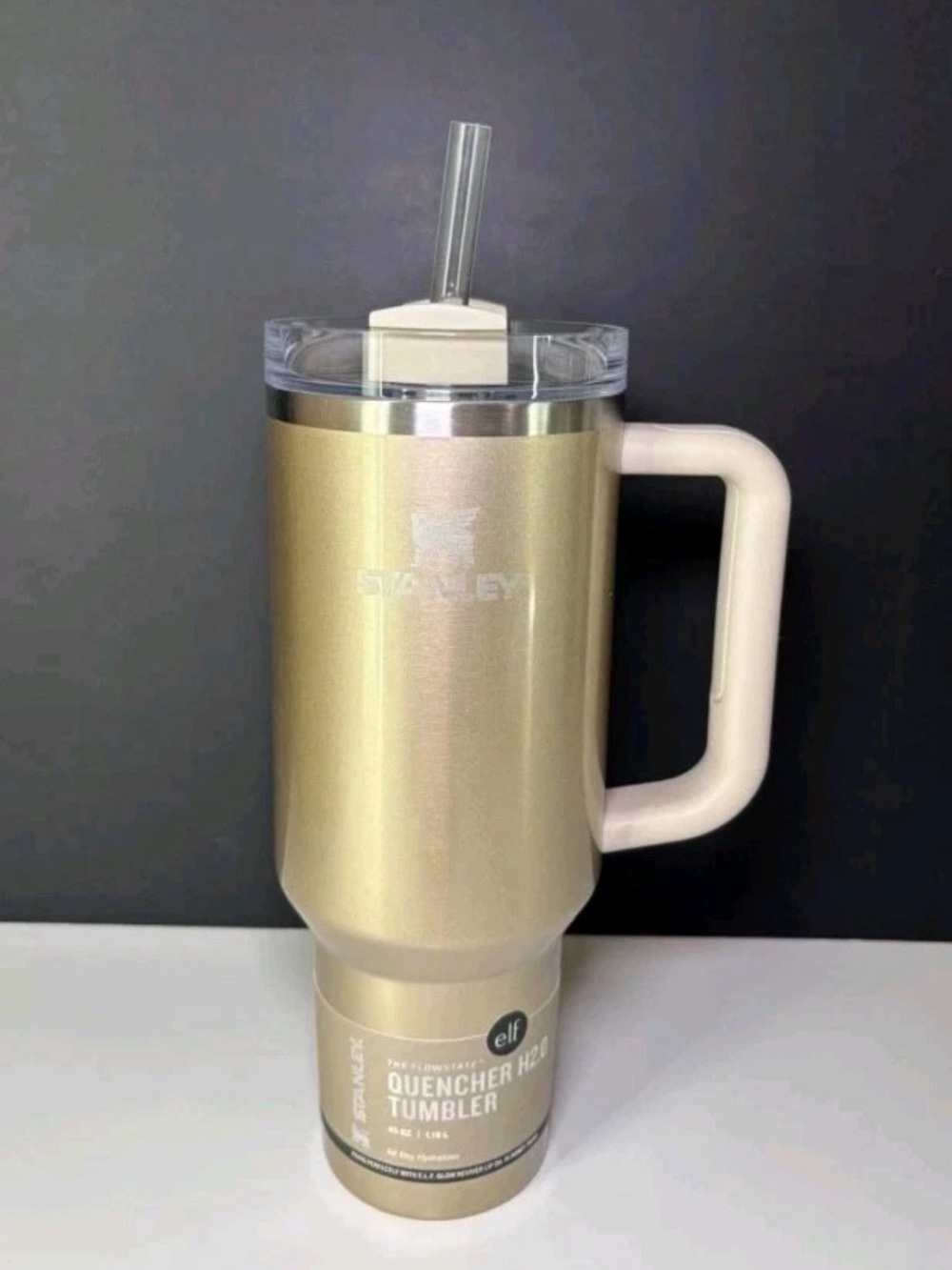 “Discontinued” Stanley & elf collab. Gold sparkle Tumbler-40oz Quencher H2O
